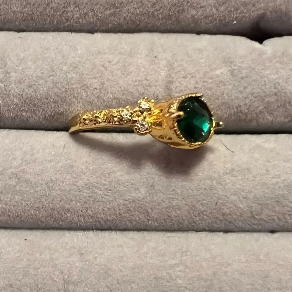 ⭐️3/$25⭐️ NEW Gold Tone Ring With Oval Emerald And Diamond Crystal